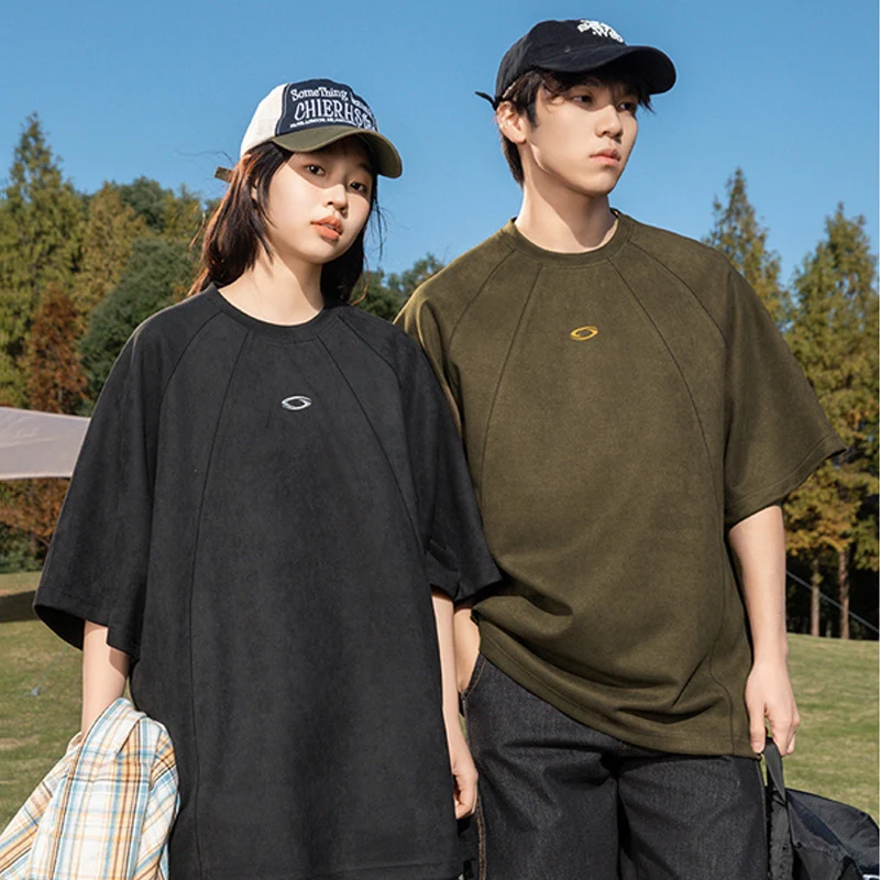 Streetwear Brand Korea - TFETTERS Marken-T-Shirt aus Wildleder in Unifarbe